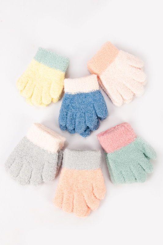 Рукавички дитячі в'язані